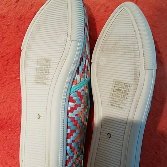 Shoes - Picture 2 of 4